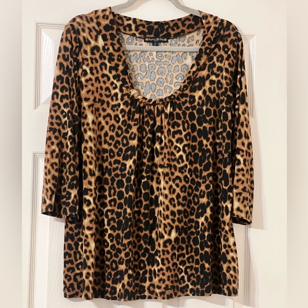 Suzie in the city top